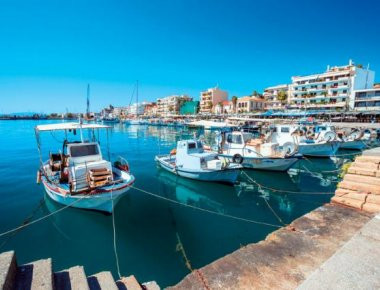 Διαρρήκτης στην Καλαμάτα έπεσε στη θάλασσα για να μην τον συλλάβουν